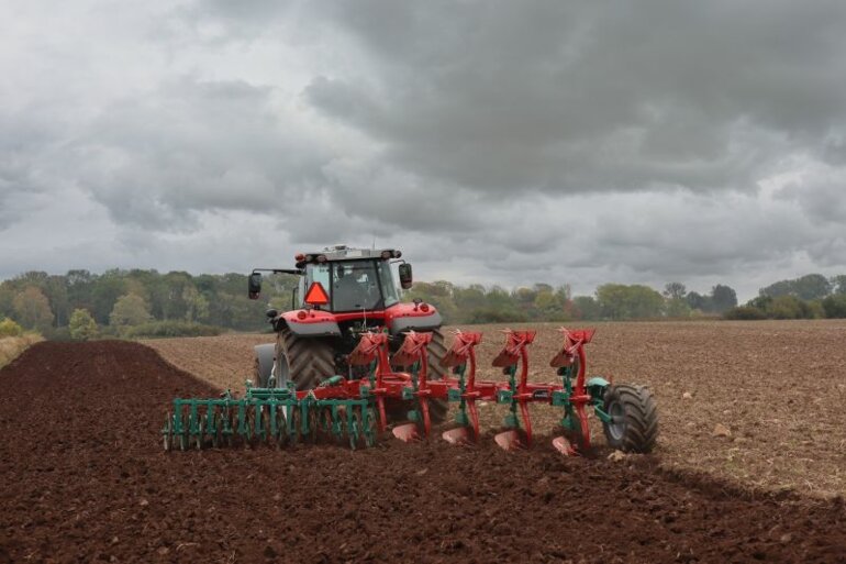 KV-3300-S-0641-jpg-g8096q5mch